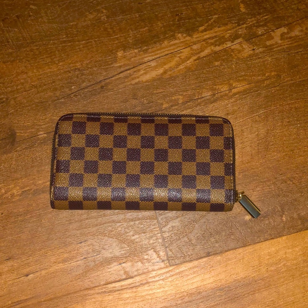 Daisy Rose wallet